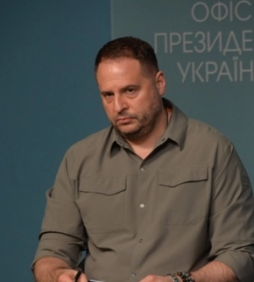 Єрмак назвав обстріл Одеського порту «російською дипломатичною дихотомією»