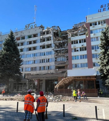 Ракетный удар по центру Николаева: Повреждены гостиница и ТРЦ