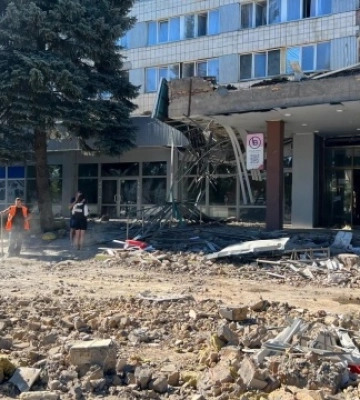 Унаслідок ракетного удару по Миколаєву пошкоджено дві школи, - Сєнкевич. ФОТОрепортаж