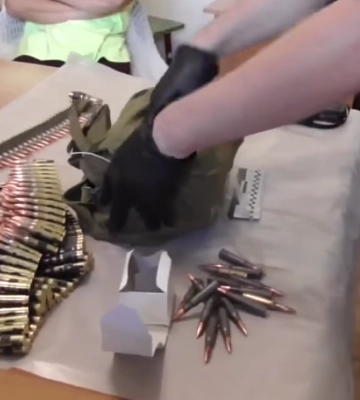 На Дніпропетровщині поліцейські затримали чоловіка, який переправляв поштою зброю та боєприпаси