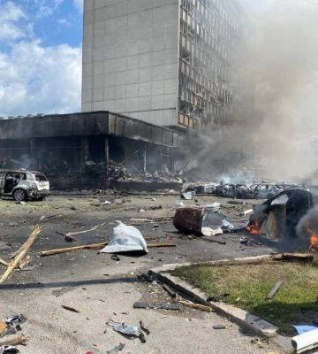 Ракетный удар по Виннице: пожар возле &quot;Юбилейного&quot; уже ликвидировали