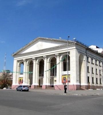 У херсонському драмтеатрі окупанти облаштували склад боєприпасів – ГУР