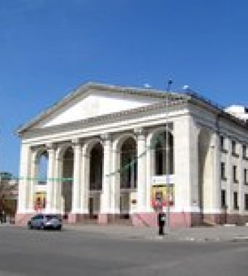 Россияне обустроили склад боеприпасов в драмтеатре оккупированного Херсона – разведка