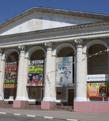 Росіяни в Херсоні облаштували склад боєприпасів у драмтеатрі - розвідка