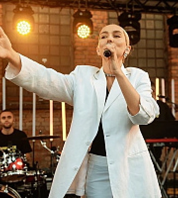 В результате обстрела Винницы погиб член команды певицы Roxolana