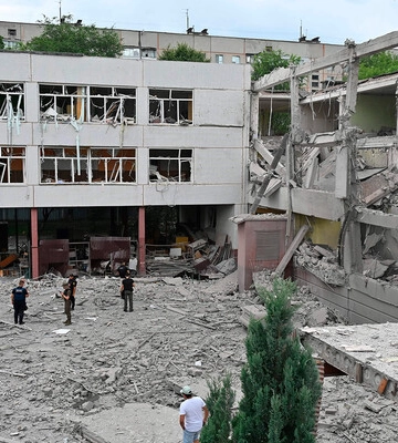 У Харкові окупанти обстріляли дві школи