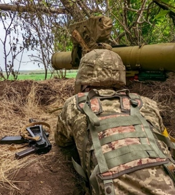 Ворог намагається просунутися до Слов’янська й Бахмута та перегруповується для наступу на Сіверськ, - Генштаб ЗСУ