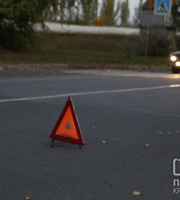 У Кривому Розі водій авто збив дитину, яка переходила дорогу на червоне світло