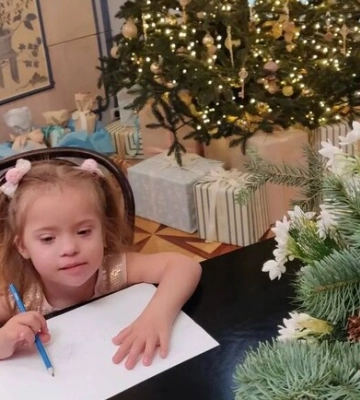 Вбита росіянами у Вінниці 4-річна Ліза знімалася у різдвяному ролику Олени Зеленської