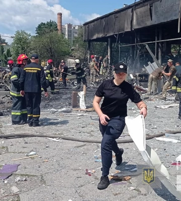 Був на обстеженні, чекав дядька в авто — поліція розповіла, як загинули діти під час ракетного удару по Вінниці