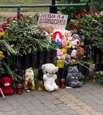 Попали в огненную ловушку: фото еще двоих детей, погибших в теракте в Виннице