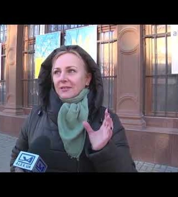 На вулицях Запоріжжя можна побачити передноворічну виставку плакатів воєнного часу