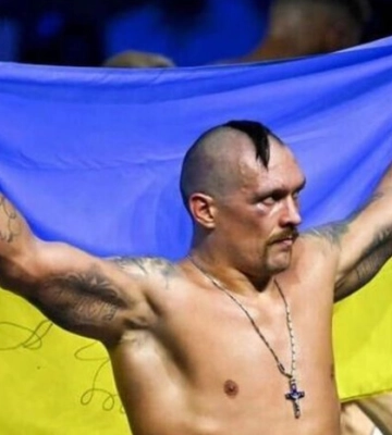 «З багатьма українськими прапорами»: Усик розповів, як повернеться до Криму (відео)