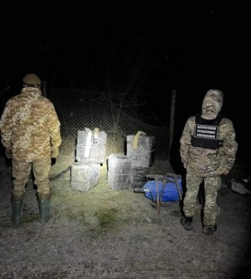 На Закарпатті затримали контрабандистів на тракторі та &quot;розвідників&quot; у кукурузі 