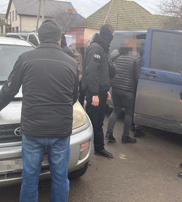 СБУ ліквідувала нові канали втечі «ухилянтів» за кордон: до схем причетні депутати районної ради Київщини
