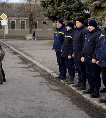 Прийде зміна. На Миколаївщині нагородили вибухотехніків, які розміновують деокуповані території