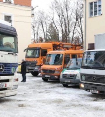 До Львова із Німеччини приїхала третя партія спецтехніки для українських водоканалів (ФОТО)