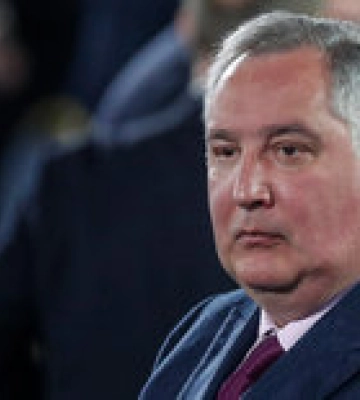 Рогозин не решился оперироваться в Донецке после ранения, его везут в Москву