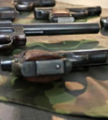 Литва заборонить росіянам та білорусам носити вогнепальну зброю