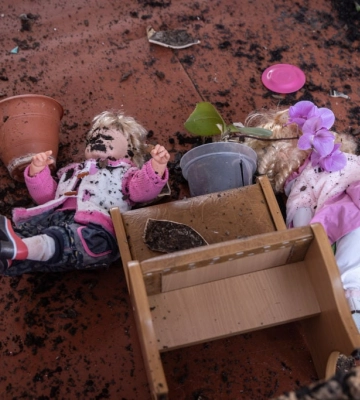 На Запоріжжі зруйнована під час обстрілу стіна будинку впала на двох дітей, - голова ОВА