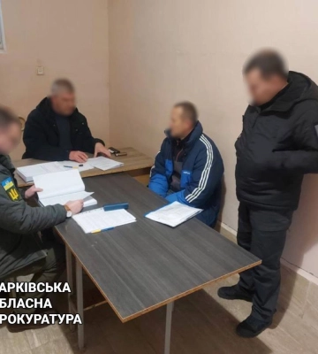 Звелів фарбувати зупинки в кольори прапора РФ у Харкові судитимуть колаборанта