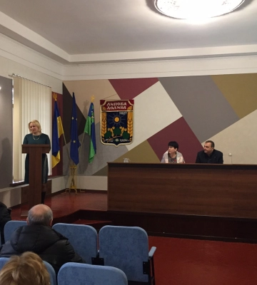 У Липовій Долині за тиждень до свята вирішували, чи встановлювати новорічну ялинку