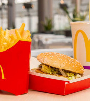 У Києві відкрили 2-поверховий McDonald’s неподалік Оболонської набережної