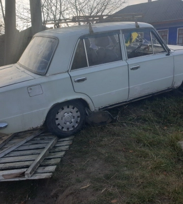 На Одещині іноземець чужою автівкою протаранив паркан, - ФОТО