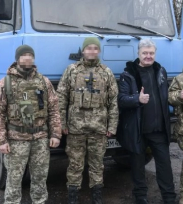 Спецпризначенцям, які воюють під Бахмутом, передали бензовоз, каремати і спальники