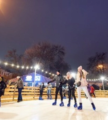 В Киеве открывают гигантский каток для всех желающих