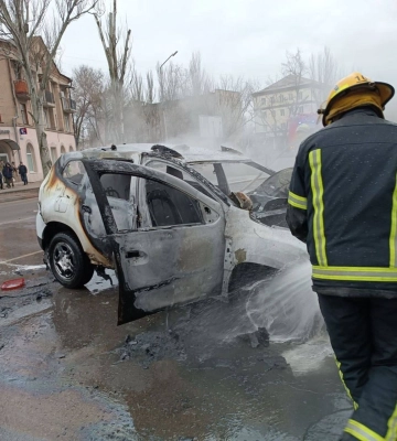 Автомобіль окупантів вибухнув у центрі Мелітополя