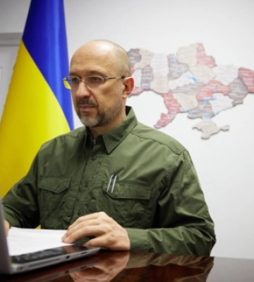 Шмигаль запропонував Південній Кореї відкрити в Україні виробництво електрокарів