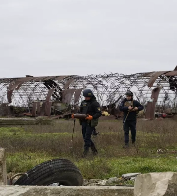 Піротехніки ДСНС продовжують розміновувати території Миколаївщини від вибухонебезпечних предметів