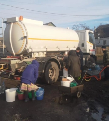 Рятувальники продовжують здійснювати підвіз води для жителів Донеччини