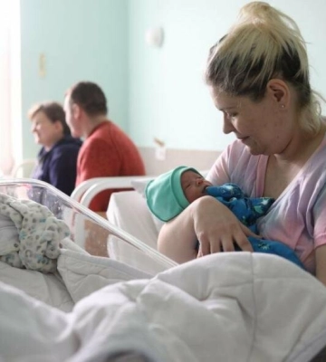 Скільки дітей народилося у міських пологових Львова за час повномасштабної війни