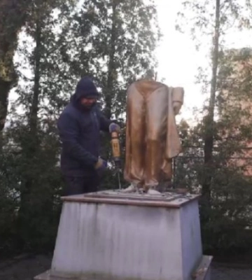 У Чернівцях демонтували останній пам&#039;ятник Пушкіну