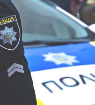 Луцькі патрульні допомогли 98-річній бабусі, яка погано себе почувала (відео)