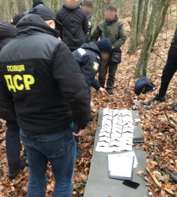 На Закарпатті затримали харків’янина, який намагався разом зі своїм клієнтом нелегально перетнути кордон