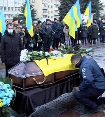 У Рівному попрощалися з 21-річним бійцем Дмитром Шкльодою