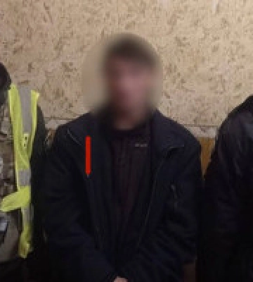 Отводил в сарай и насиловал: на Киевщине задержали мужчину, который развращал 13-летнего ребенка