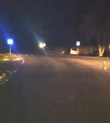 Поблизу міста Дубно мікроавтобус врізався у дерево (ВІДЕО)