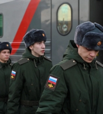 Ворог збільшив обсяги перевезення техніки та боєприпасів на фронт – Генштаб