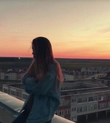 В Харькове женщина хотела спрыгнуть с пятиэтажки