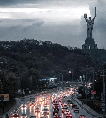 У Києві зупинили роботу трамваїв та тролейбусів: через дефіцит електроенергії