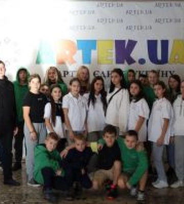 «Артек» від моря «приплив» у закарпатський «Човен»: дітям сподобалися гори Карпати і талановиті педагоги