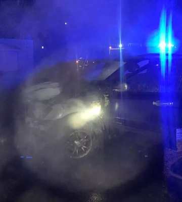 У Кривому Розі горіли два автомобілі: фото