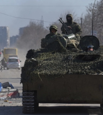росіяни перетворюють Маріуполь на військову базу - СтратКом