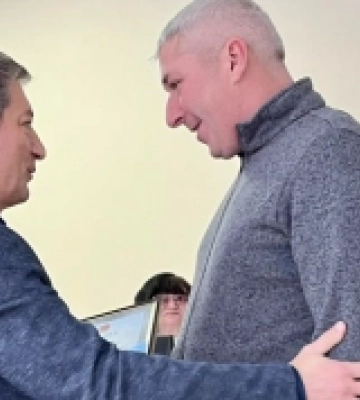 Ігор Чайка вручив Подяки чоловікам, які врятували матір з дітьми з затонулої автівки