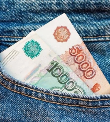 Російський рубль впав до найнижчого рівня з початку травня