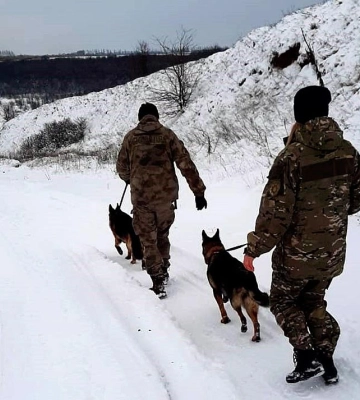 На Полтавщині поліцейські затримали чоловіка, який намагався сокирою убити співмешканку